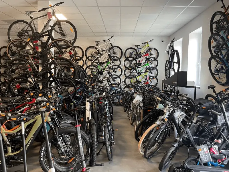 Rowery dostępne w sklepie Brylant Tuchów — szeroki wybór modeli MTB, szosowych, gravel i miejskich dla klientów z Tuchowa, Tarnowa i okolic powiatu tarnowskiego.
